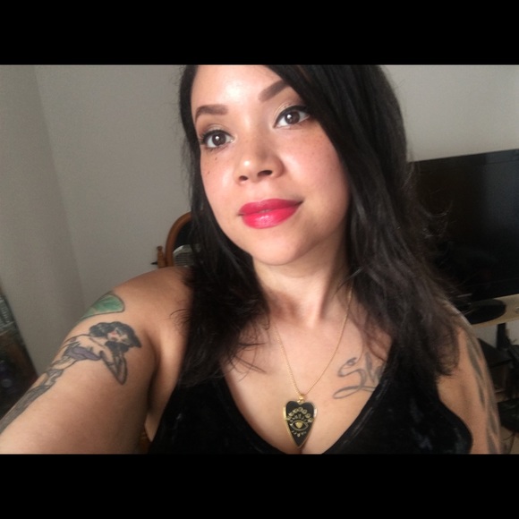 Meet your Posher, Danielle - Picture 1 of 1